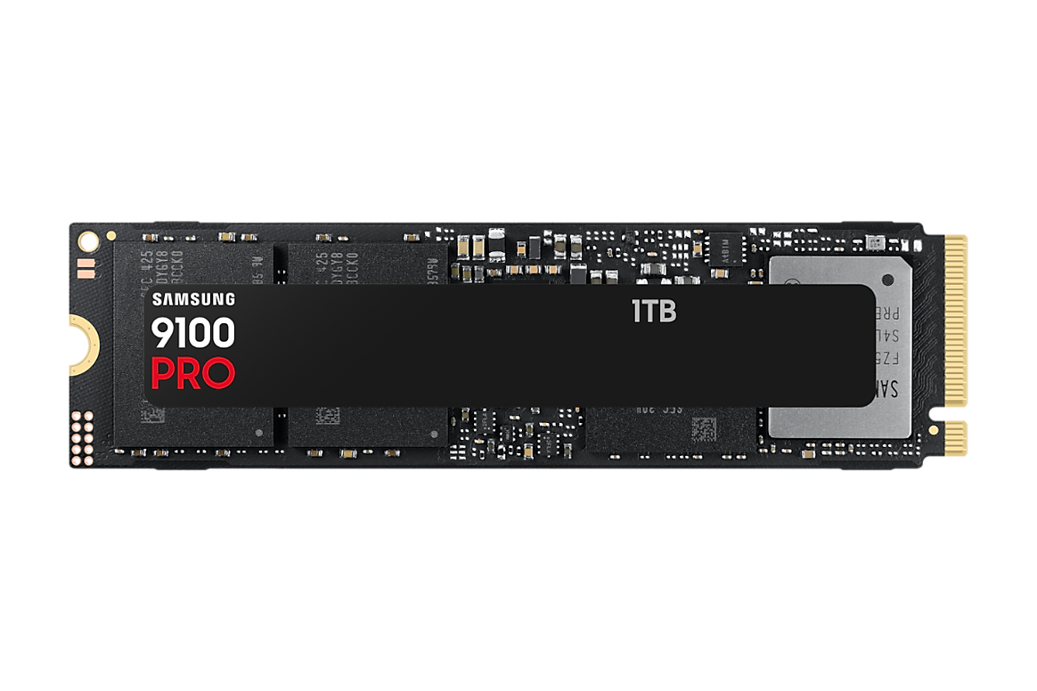SSD Samsung 9100 PRO con etiqueta de 1 TB, sin disipador adicional.